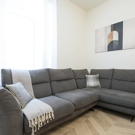 Nina's House - Monti Residences *