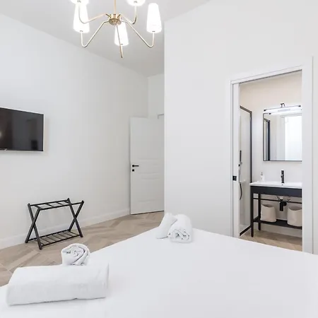 Nina's House - Monti Residences רומא