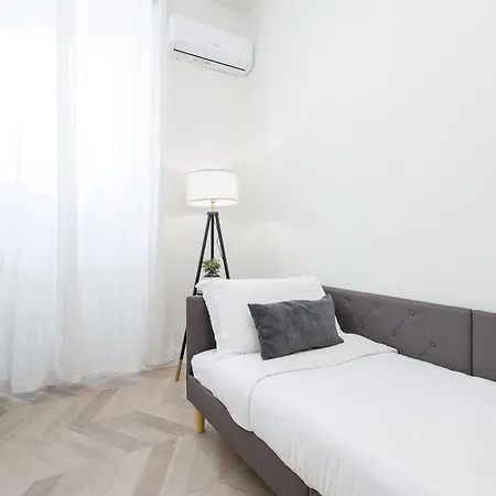 Nina's House - Monti Residences