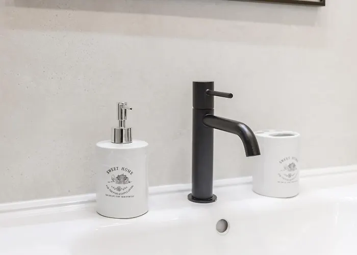 Nina's House - Monti Residences *